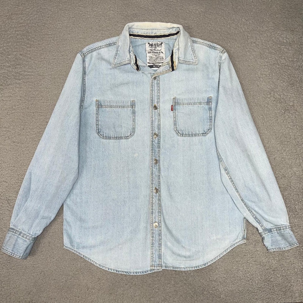 VTG Levi's Shirt Men's Size M Blue Denim Red Tab Chest‎ Pockets Button Down 90s